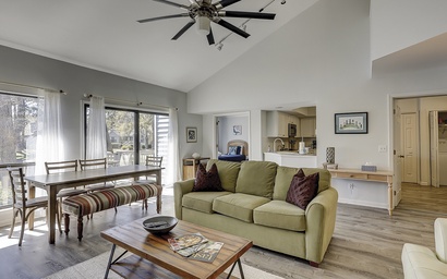 Featured Property Lake Forest 3348