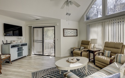 Colonnade Club 206 5