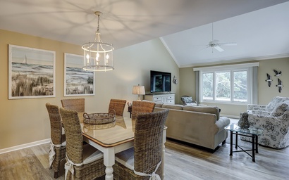 Colonnade Club 150 5