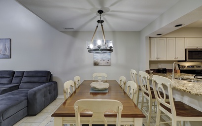 Colonnade Club 142 5