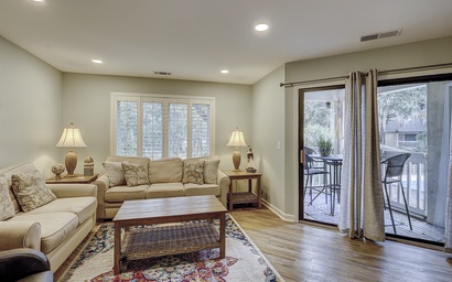 Colonnade Club 176 3