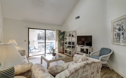 Colonnade Club 168 4