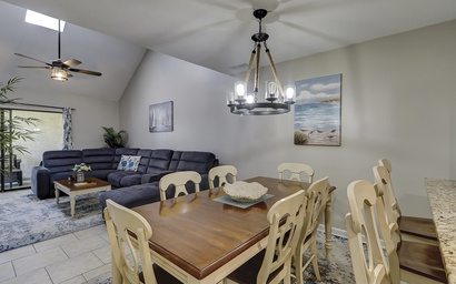 Colonnade Club 142 4