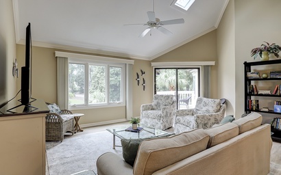 Colonnade Club 150 2