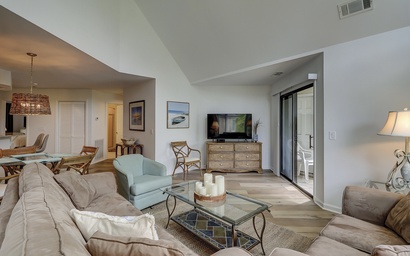 Colonnade Club 198 5