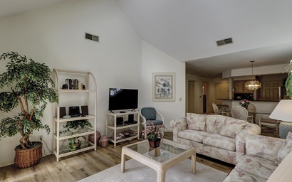 Colonnade Club 168 5