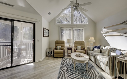 Colonnade Club 206 4