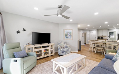 Colonnade Club 153 3