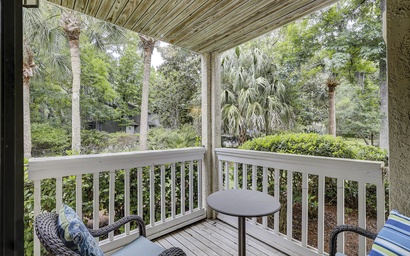 Colonnade Club 147 4