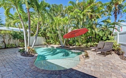 Anna Maria Island Edgewater Bungalow 4