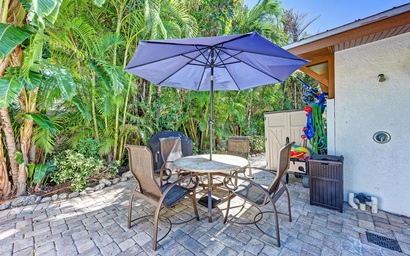 Anna Maria Island Edgewater Bungalow 2