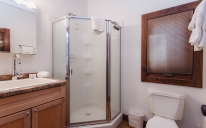 Modern Living at Lake Michigan 37