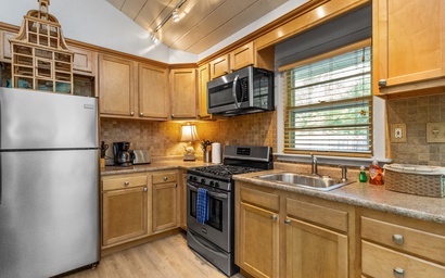 Woodcrest Pool Paradise 11