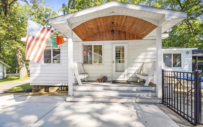 Perkins Place Pool House 32