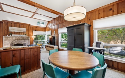 Oak & Shore Cottage 12