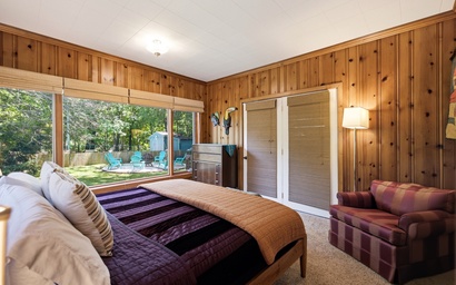 Oak & Shore Cottage 10
