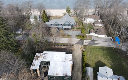 Modern Living at Lake Michigan 39