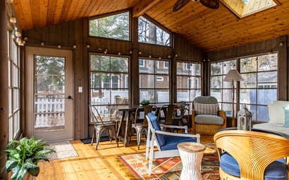 Bluebird Beach House 17