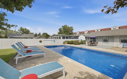 Berrien Harbor Pool House - Pool Open to Oct 8! 28