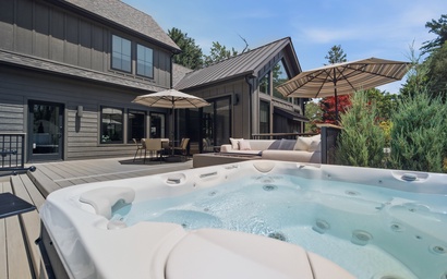 Lakeshore Luxe 43