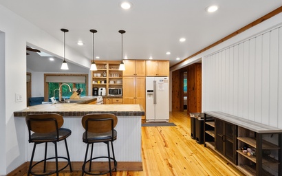 Two Oaks Cabin Retreat 6