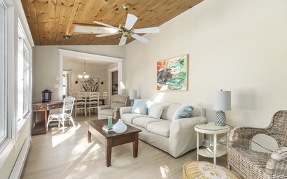 Perkins Place Pool House 14