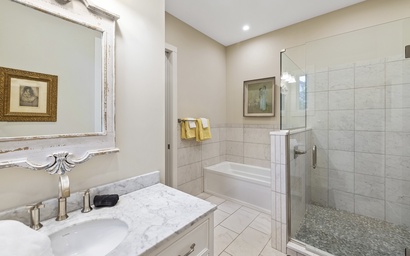 La Luna Lakeshore 18