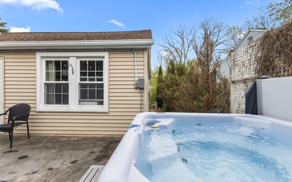 B's Retreat in Union Pier 22