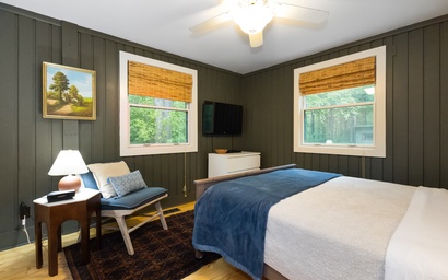 Two Oaks Cabin Retreat 15