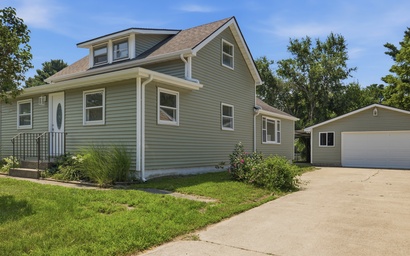 210 S Berrien St. 15
