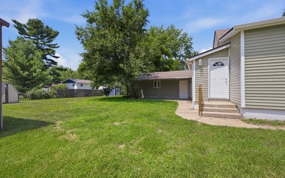 210 S Berrien St. 13