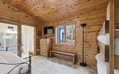 Blue Creek Pool House 15