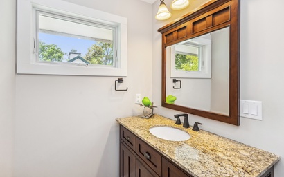 La Luna Lakeshore 33