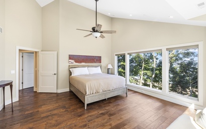 La Luna Lakeshore 26