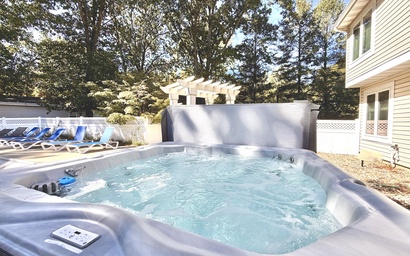 Michigan Shores Pool Retreat