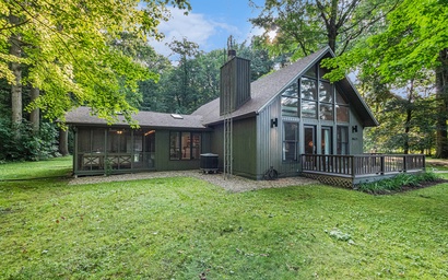 Two Oaks Cabin Retreat 34