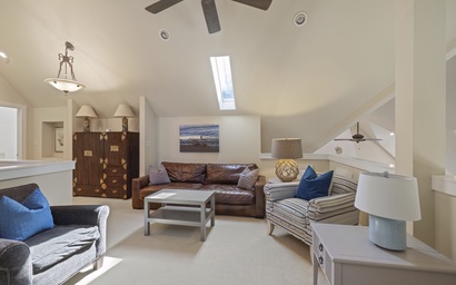 Putters Pool House 26