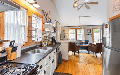 B's Retreat in Union Pier 3