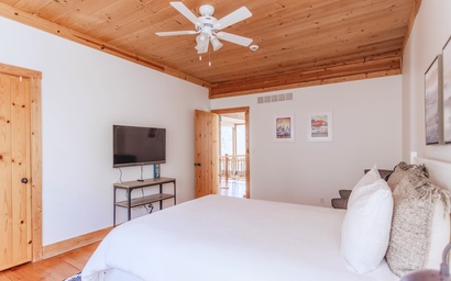 Modern Living at Lake Michigan 26