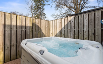 J's Beach House in Union Pier 3