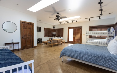 Modern Living at Lake Michigan 30