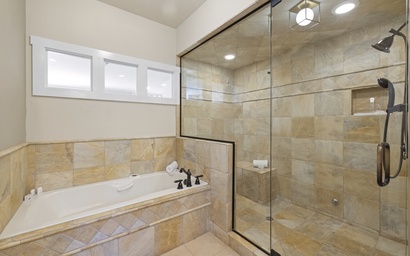 Putters Pool House 16