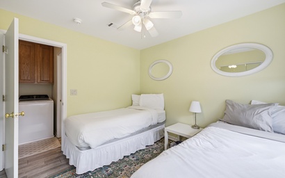 Berrien Harbor Pool House - Pool Open to Oct 8! 14