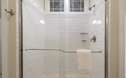 Putters Pool House 25