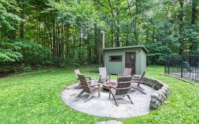 Two Oaks Cabin Retreat 30