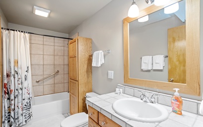 Magic on Marjeanette 21