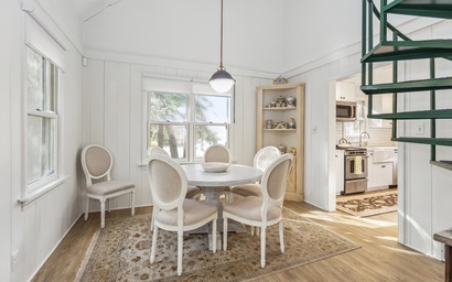 Charlie's on Comanche 7