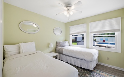 Berrien Harbor Pool House - Pool Open to Oct 8! 13