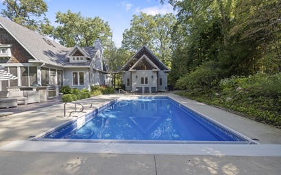 Putters Pool House 36