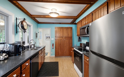 Oak & Shore Cottage 14